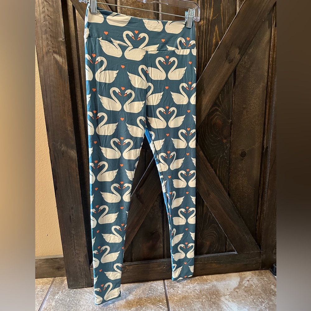 LulaRoe swan and heart leggings